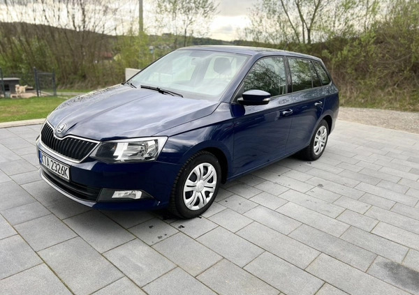 Skoda Fabia cena 31734 przebieg: 225000, rok produkcji 2018 z Chęciny małe 172